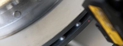 Laser-Wegmesssensor - Keyence